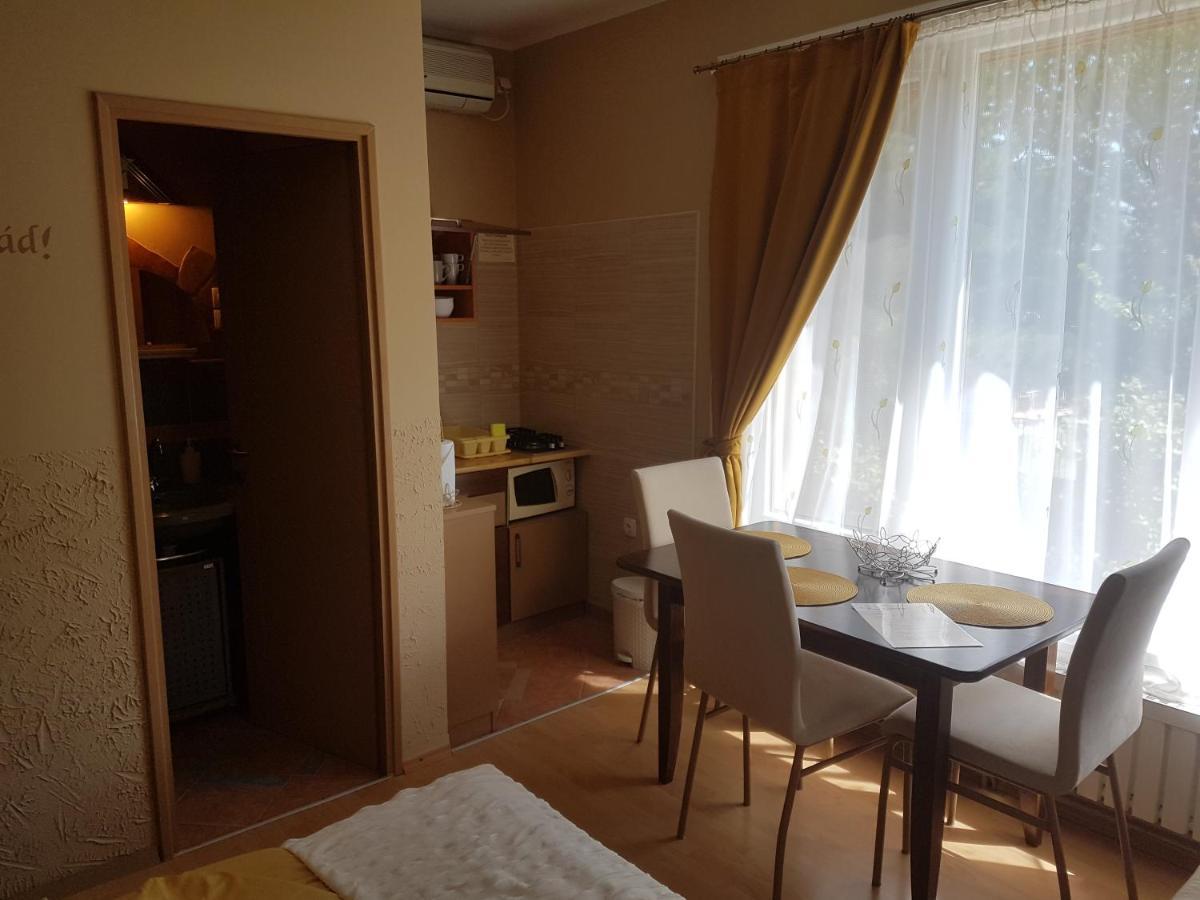 Rozsa Apartman Alsóörs Extérieur photo